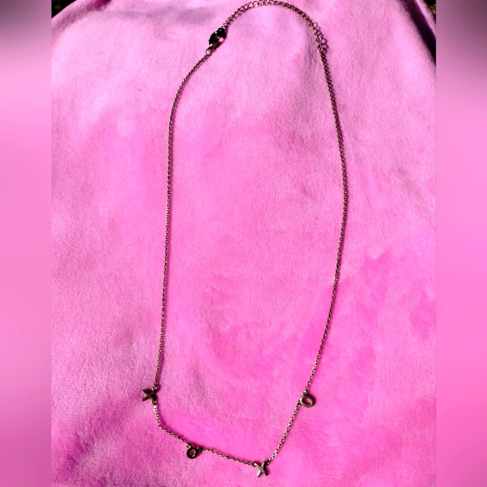 Gold XOXO Necklace - Picture 1 of 2